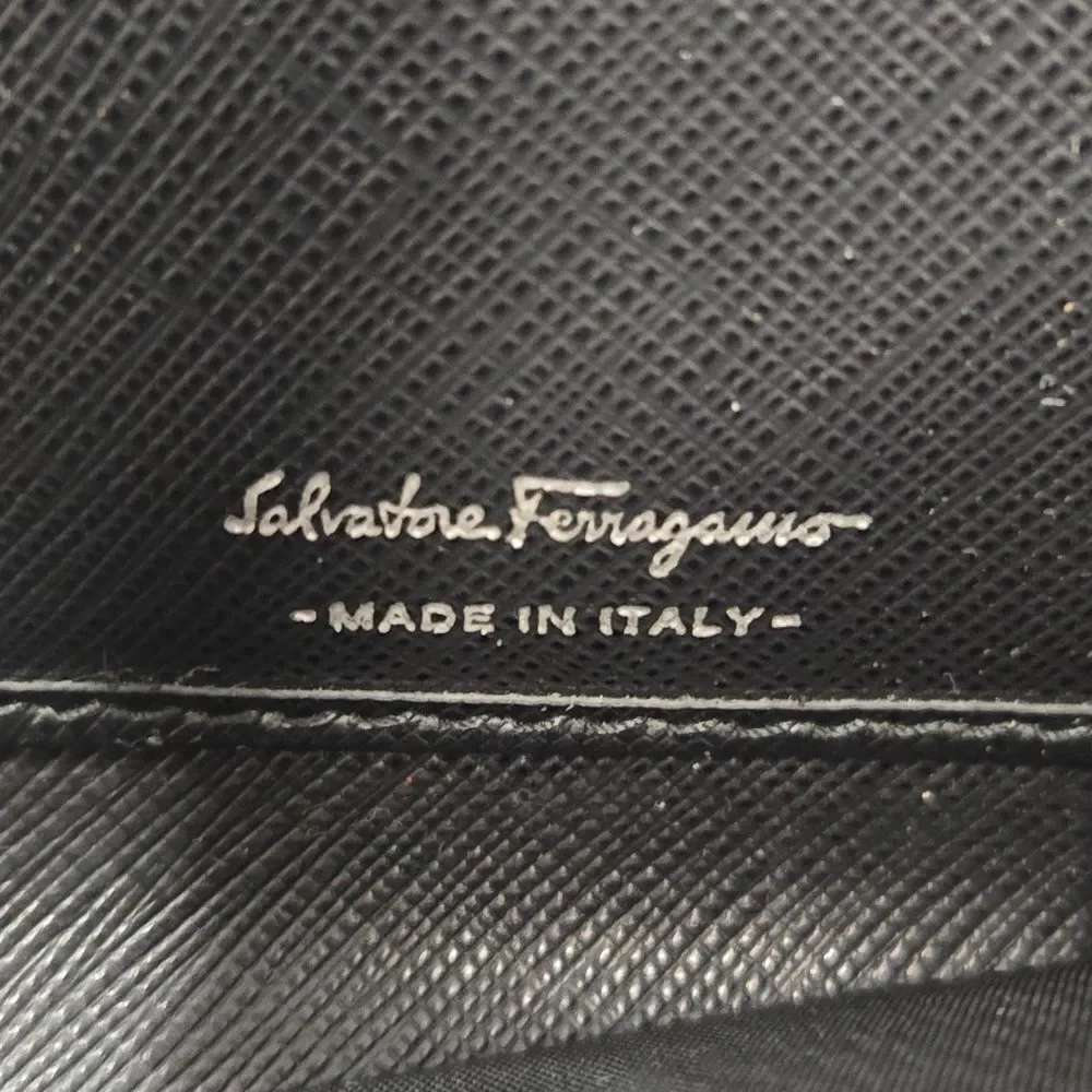 🐢 Salvatore Ferragamo Gancini   Wallet Zip Around Wallet Or Clutch. - Picture 9 of 12